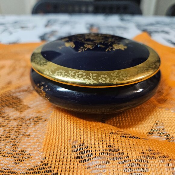 Limoges Castel France Cobalt Blue Gold Porcelain Trinket Box Floral Trim - Picture 4 of 11